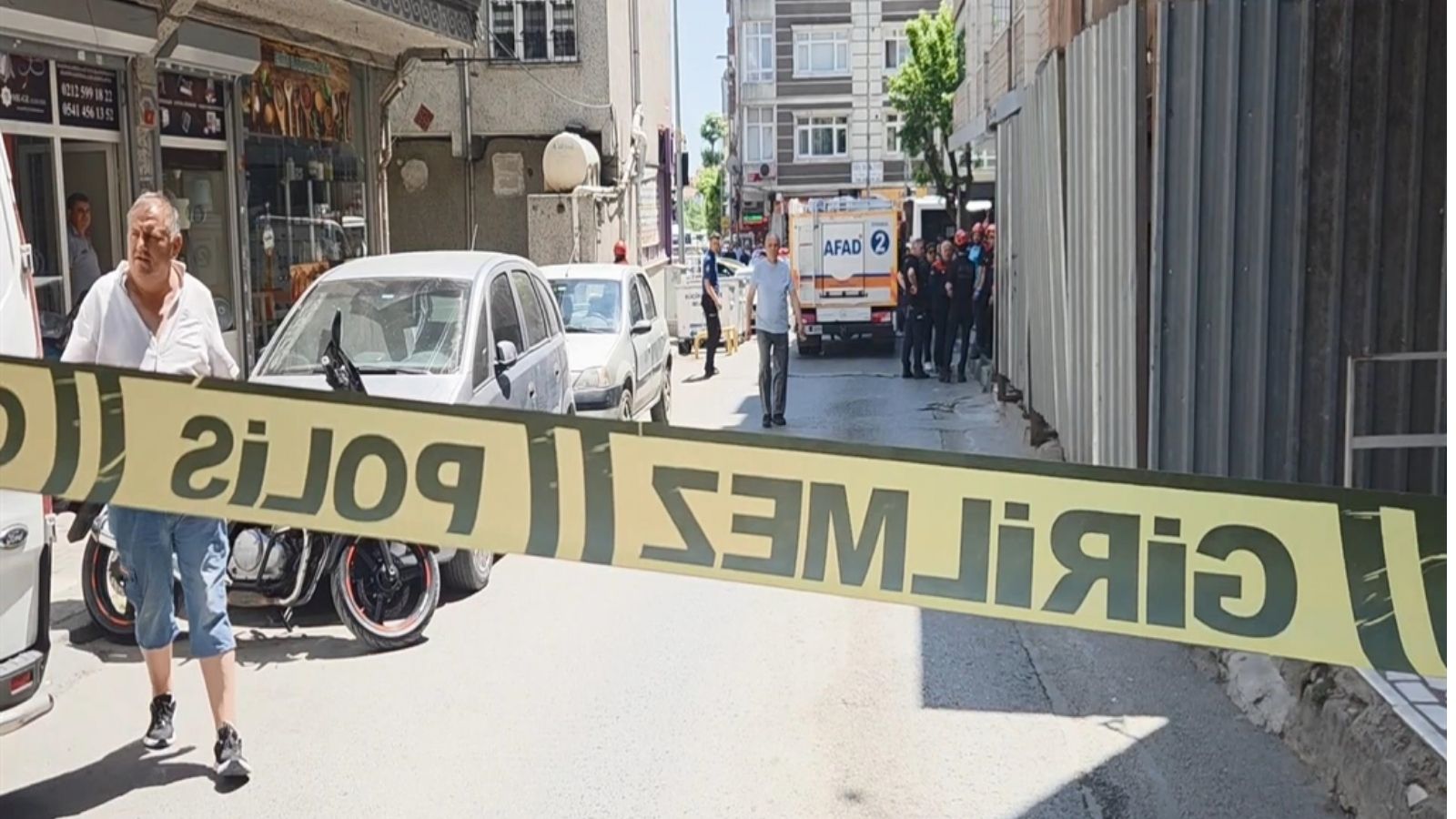 İstanbul'da kentsel dönüşüme giren bina kısmen çöktü, 1 kişi öldü, 2 kişi yaralandı