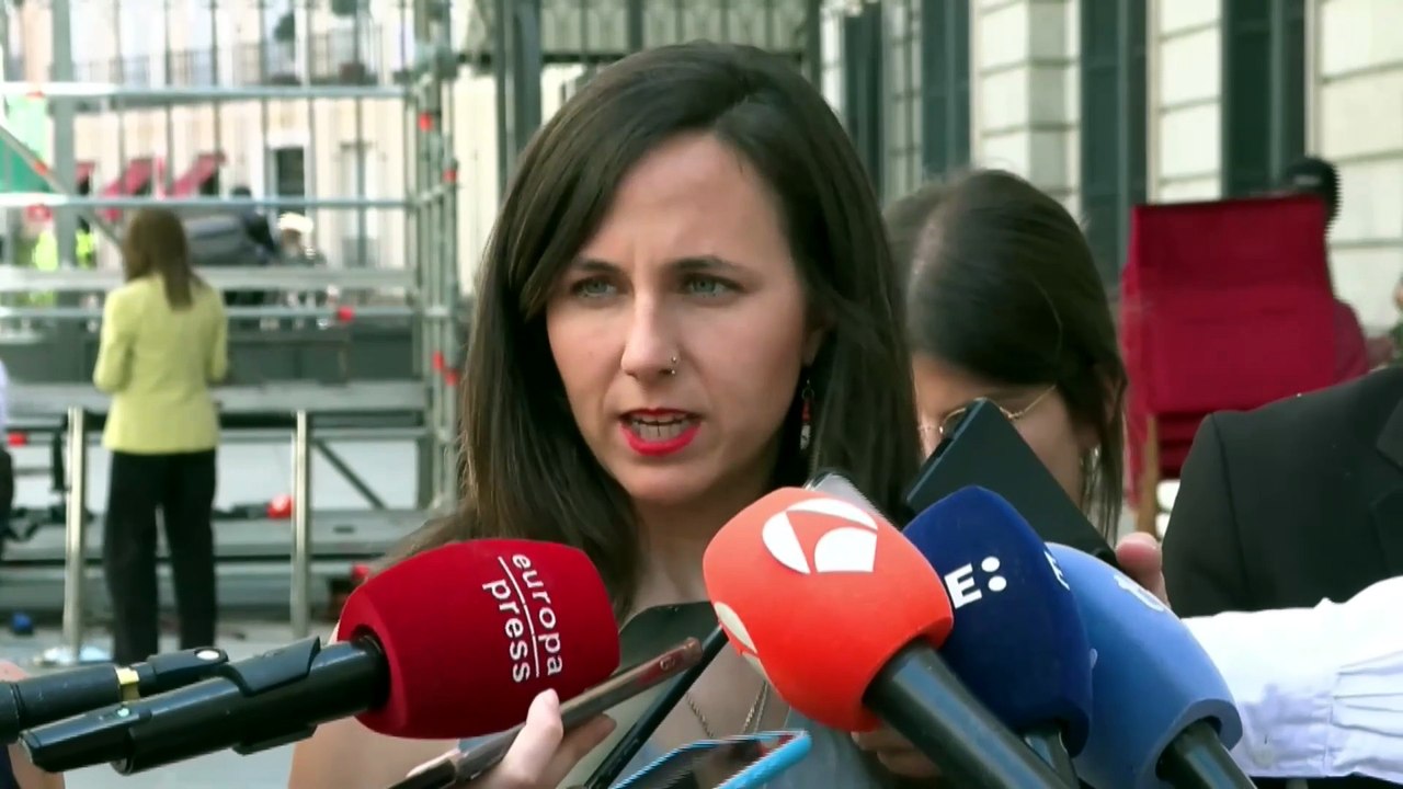 Podemos critica que -han convertido- el Congreso en una -iglesia- con el discurso del papa