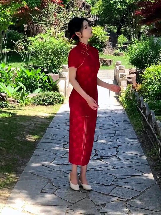 Luxury Red Qipao Dress for Women with Elegant Embroidered Details
