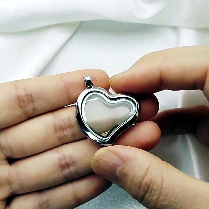 Looking for meaningful jewelry? ❤️