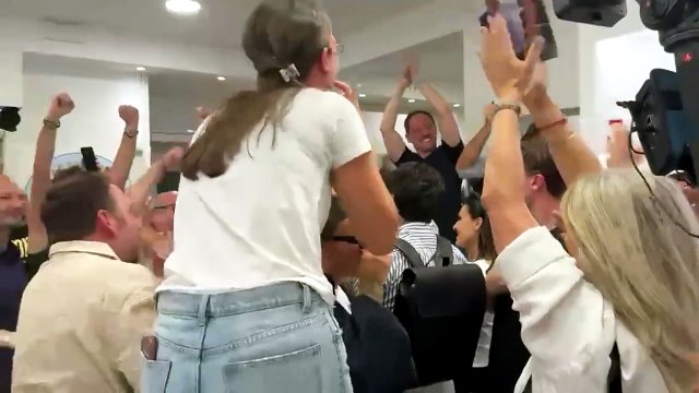 Viareggio, esplosione di gioia al comitato elettorale di Sara Grilli