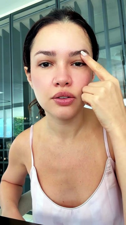 Após passar mal em Salvador, Juliette atualiza estado de saúde e revela novo sintoma: "toda inchada"