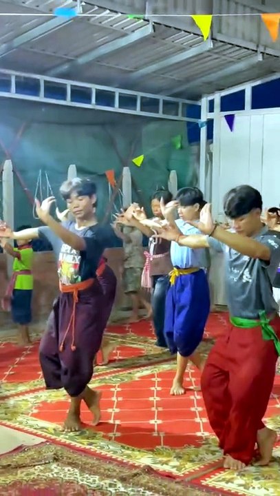 សូម​លំហែរអារម្មណ៍តាមកម្មវិធីកំសាន្ត អប់រំ​ ផ្សេង ៗ