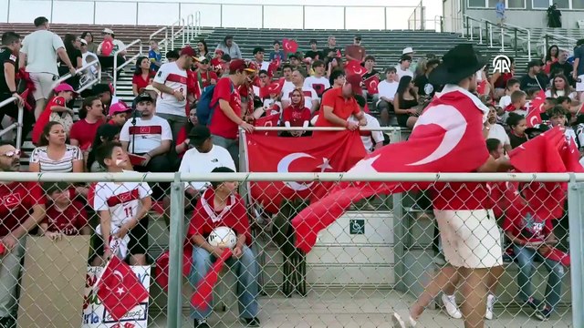 A Milli Futbol Takımı, Arizona'daki ilk idmanını taraftar eşliğinde yaptı | Ajansspor | AA