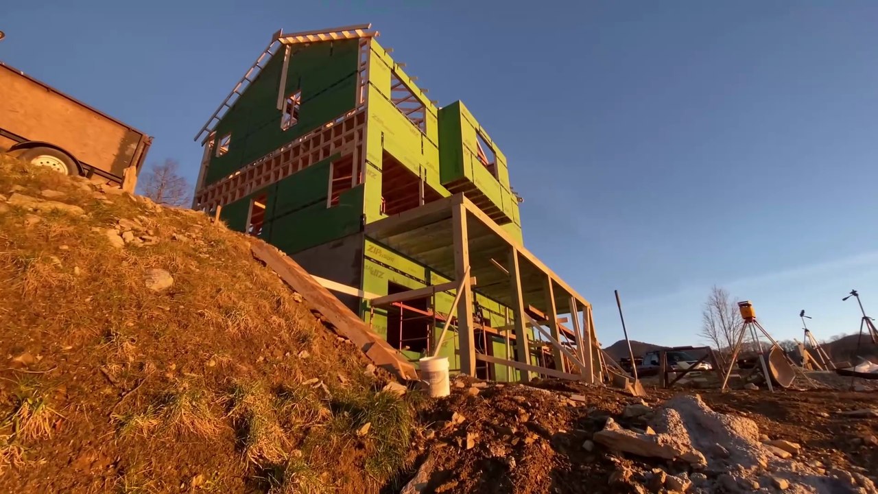 Building The Farmhouse | Day 20: Building the HUGE and TALL front porch!