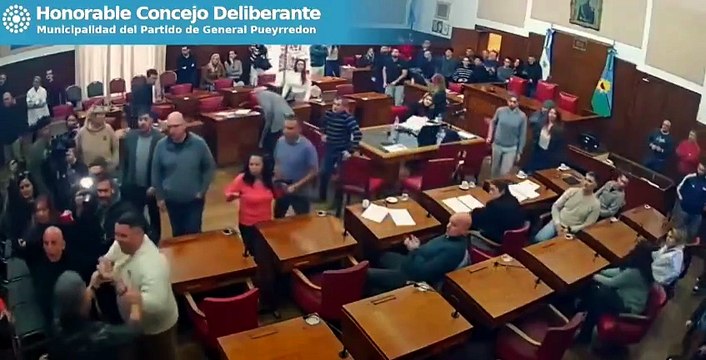 Concejo Deliberante Mar del Plata - taxistas y choferes de aplicaciones a las piñas