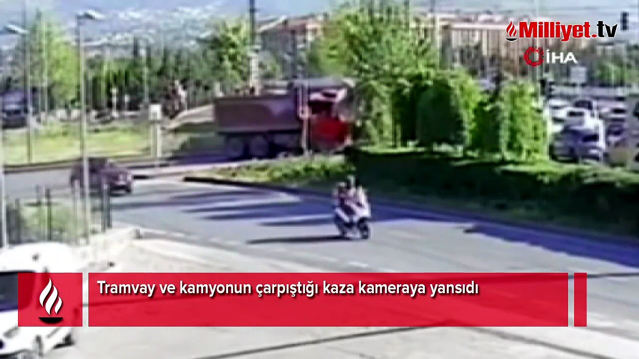 Kayseri'de feci kaza! Kamyon ile tramvay çarpıştı: Yaralılar var