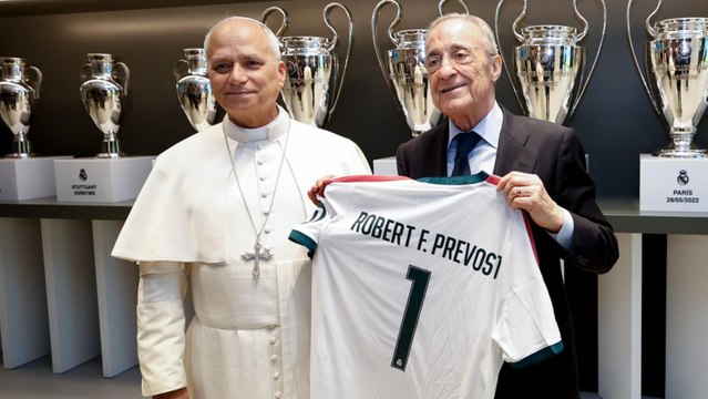 Así fue la llegada a Bernabéu y la entrega de la camiseta al Papa León XVI 