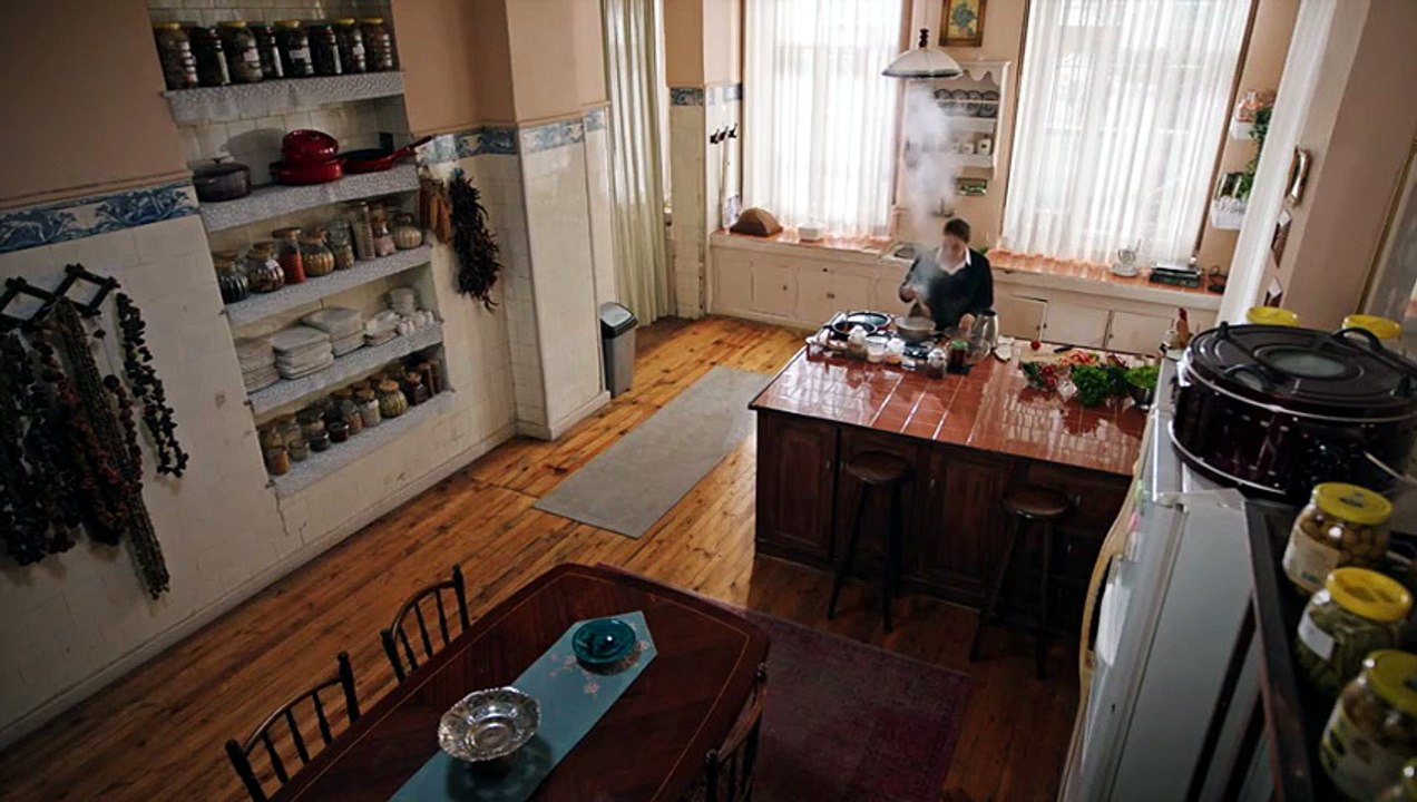 مسلسل فتاة النافذة الموسم الثالث الحلقة 74 مدبلجة للعربية