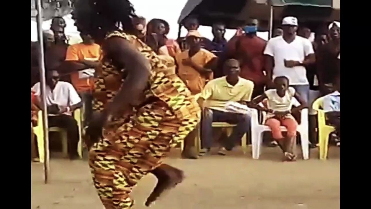 QUAND BÉTÉ DANSE LÀ, ça me pètè trop!! regardez vous même !