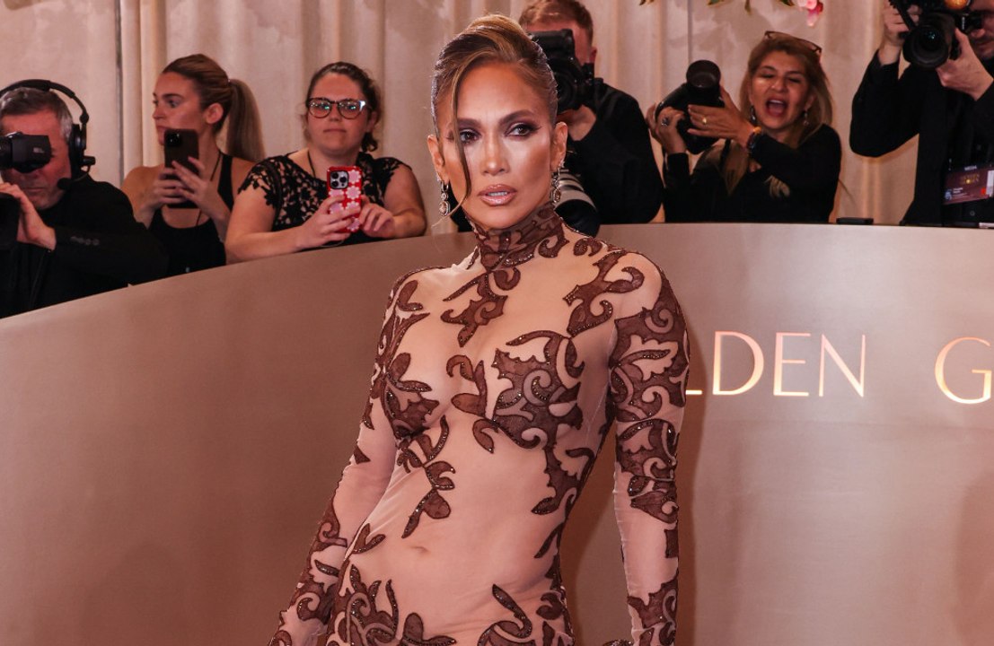 Betty Gilpin hails 'beautiful' Office Romance co-star Jennifer Lopez