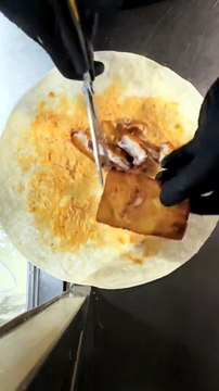 How To Make a French Tacos Meat with Gruyère cheese sauce & fries #BR3 #Tacos #Foodie #Foodlover #Food (15)