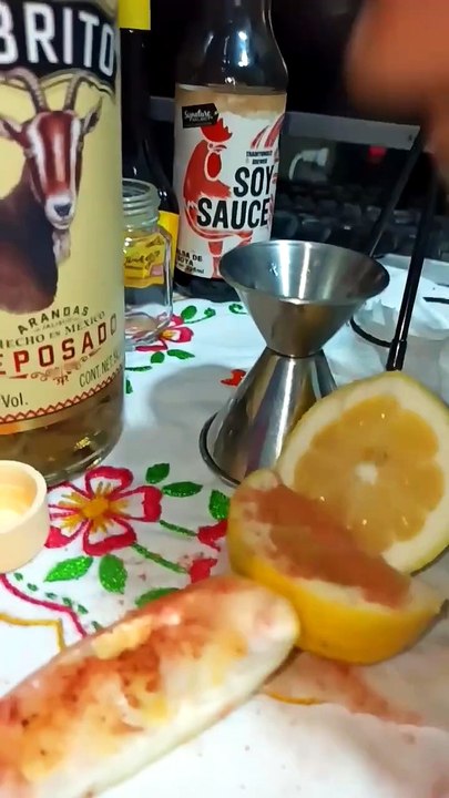 #Shot de #tequila cabrito reposado con #limon #eureka #shorts sal de #gusano de #maguey bien agusto