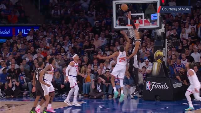 Wembanyama sinks alley-oop in big Spurs win