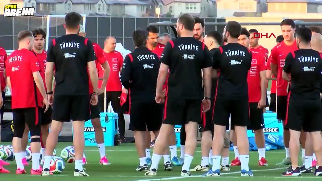 A Milli Futbol Takımı, Arizona'daki ilk idmanını taraftar eşliğinde yaptı