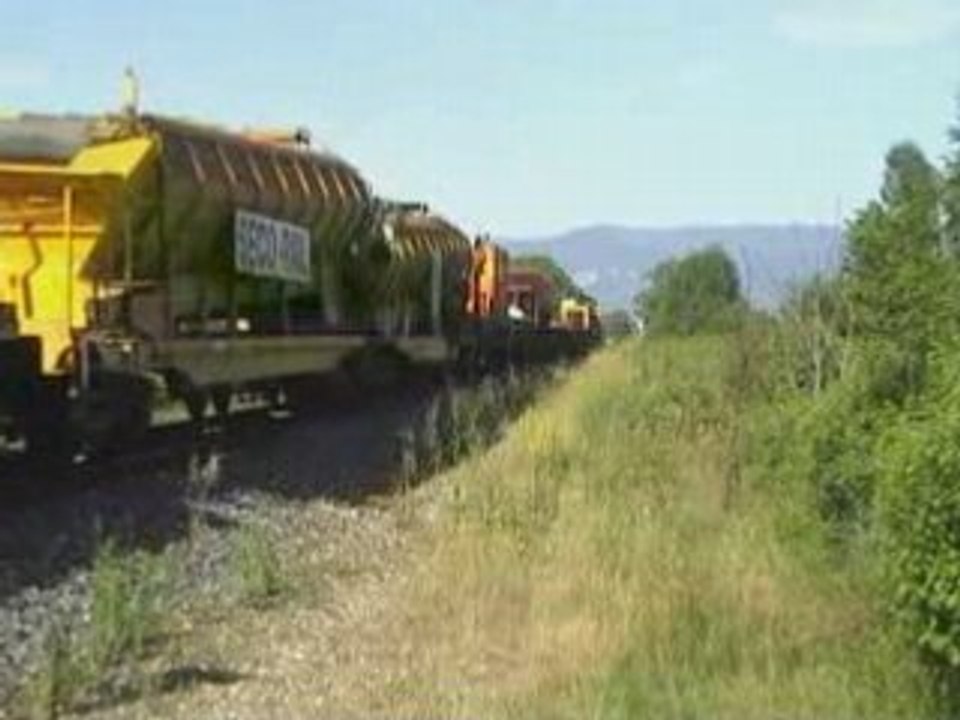 Train de travaux passage vers la baudière ( 38 )