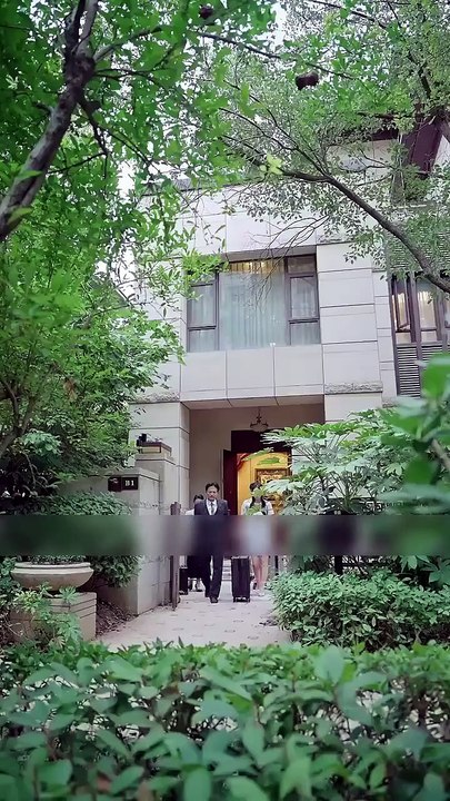 Kind Girl Rescues Hunted Poor Boy—Discovers He’s the CEO Who Has Loved Her for Years! #cdrama