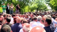 CHP'liler arasında arbede! Kapılar kapandı, polis önlem aldı