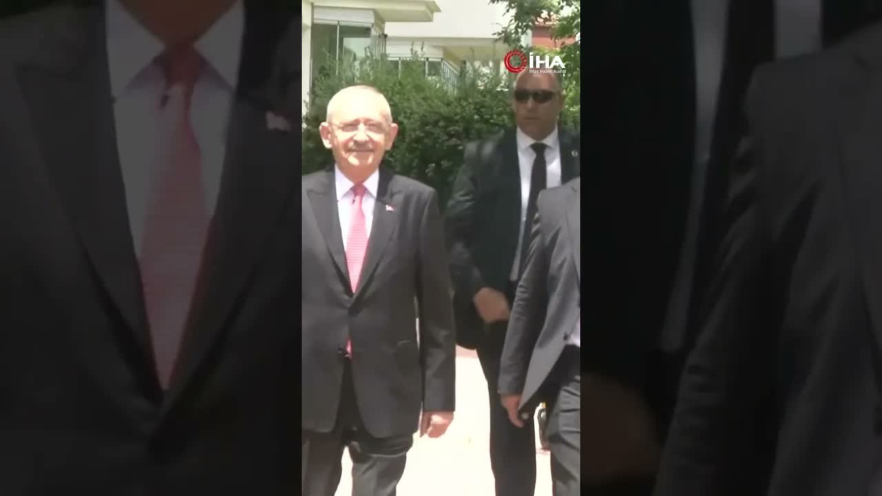 Kemal Kılıçdaroğlu CHP Genel Merkezine Gitmek Üzere Konutundan Ayrıldı!