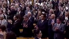 Özgür Özel CHP Grup Toplantı Salonu’nda alkışlarla karşılandı