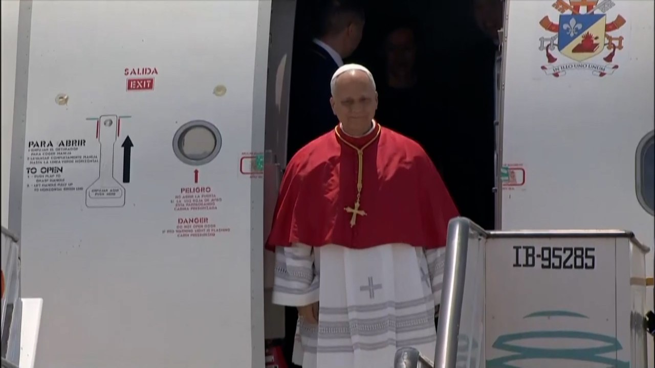 El Papa aterriza en Barcelona para una visita de dos días a Cataluña