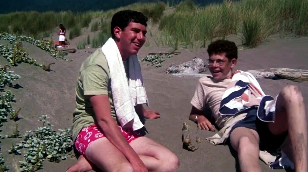 Summer of 42 1971 | A Young Boy’s First Experience With Love and Heartbreak
