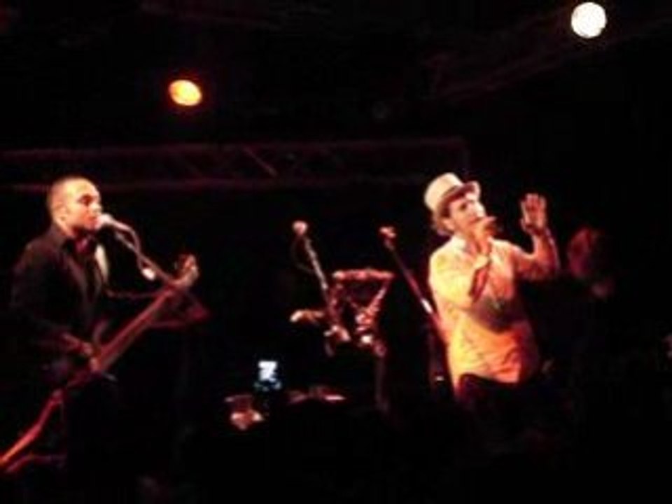 Serj Tankian - Empty walls