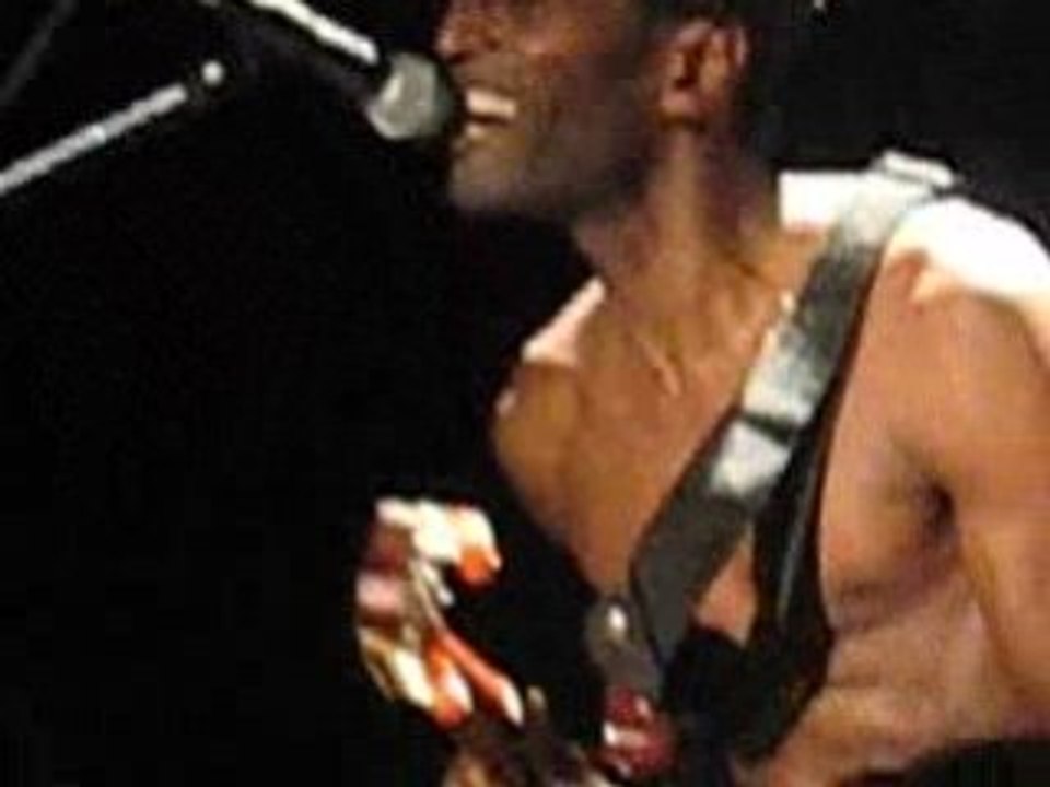 Kéziah Jones au poste à galène