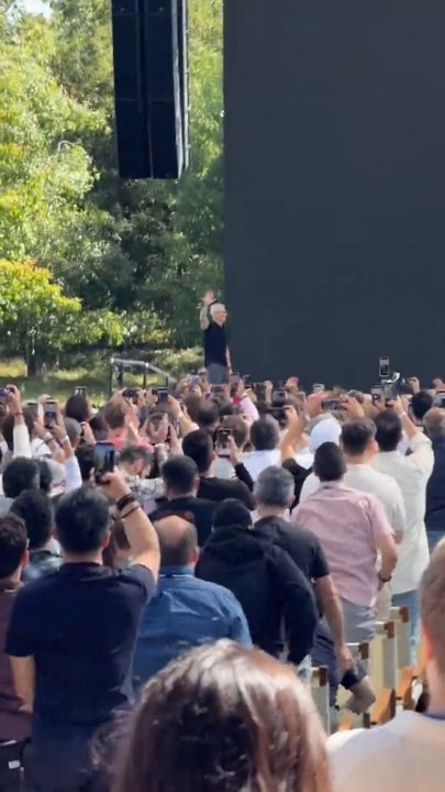 Standing Ovation for Tim Cook at WWDC26