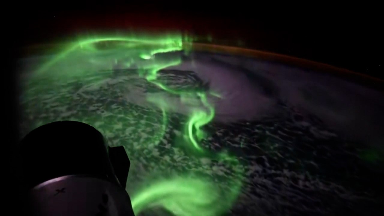 Astronauta comparte impactante video de una aurora austral captada desde una nave Dragon de SpaceX