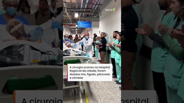 Funcionários de hospital fazem corredor de aplausos a doador de órgãos em Betim (MG) #shorts
