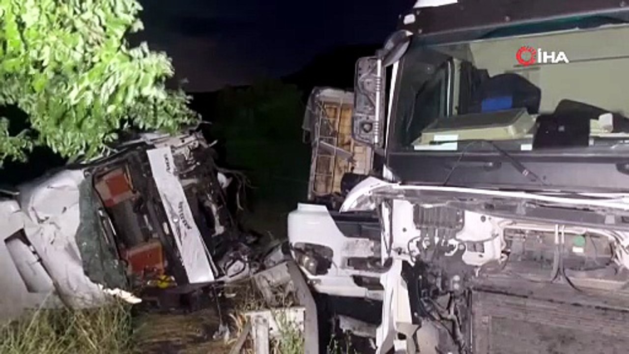 Manisa’da iki tır çarpıştı: 1’i ağır 2 yaralı