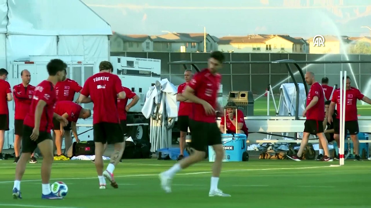 A Milli Futbol Takımı, Avustralya maçının hazırlıklarını sürdürdü | Ajansspor | AA