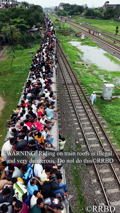 Roofs are for shelter, not for travel🛑🚂