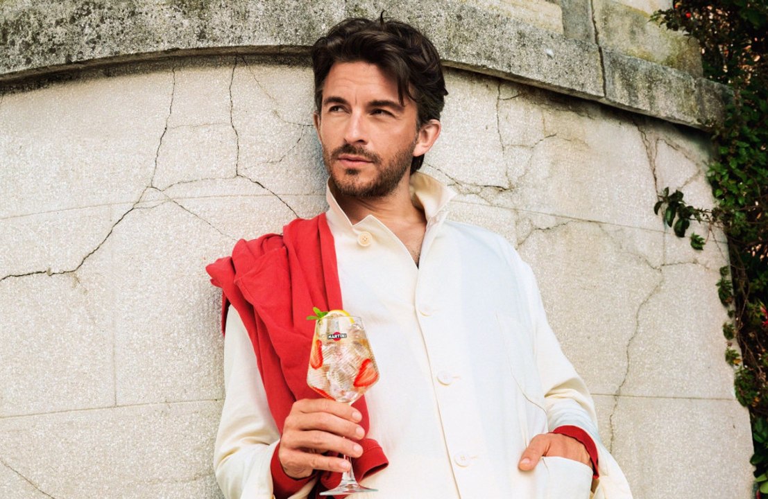 Jonathan Bailey enjoys 'majestic eight months'...