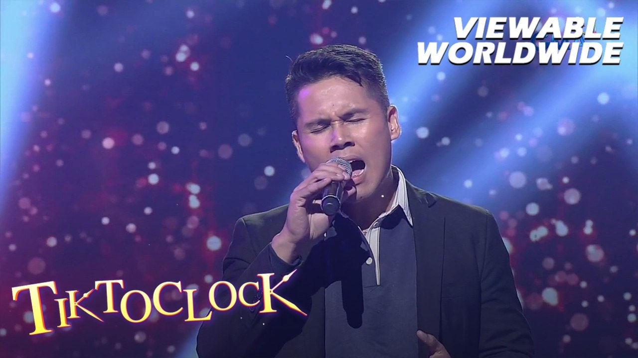TiktoClock: Niel Briones, ITATAYO ANG BANDERA ng mga sundalo sa kanyang performance!