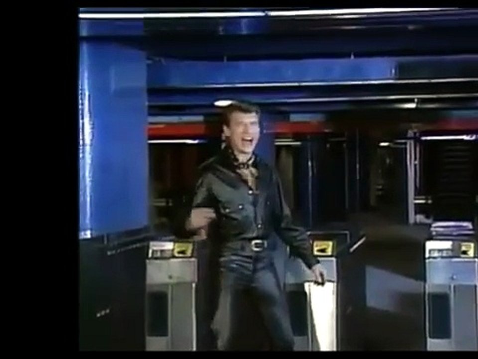 1985 - Johnny Hallyday - “Qui Ose Aimer” dans “Johnny Métro Blues” (TF1, 6 Décembre)