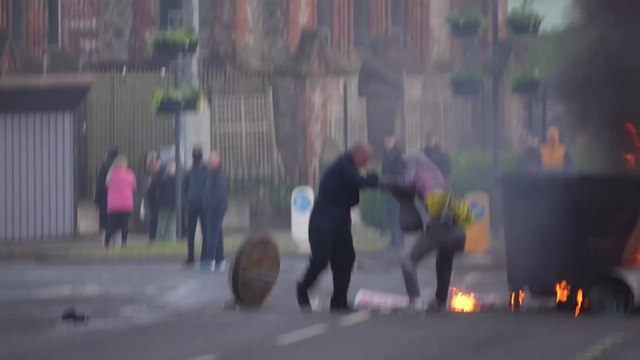 Caos en Belfast tras los disturbios producidos por la protesta anti inmigración