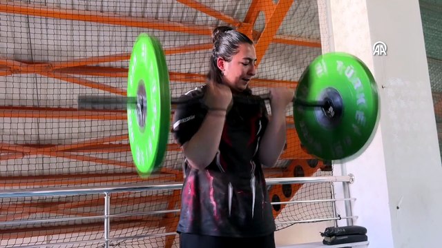 İddiayla başladığı bilek güreşinde üst üste 2 kez Türkiye şampiyonu oldu | Ajansspor | AA