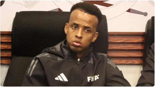 De ser rechazado por Estados Unidos a recibir una ovación en su país: el emotivo regreso del árbitro somalí