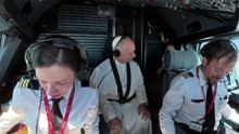 Papa Leo, Madrid-Barselona uçuşunda kokpite girdi
