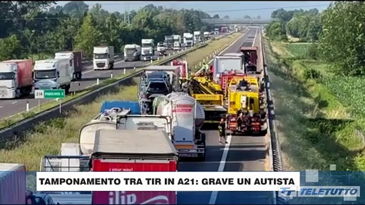 Video News - Tamponamento tra tir in A21: grave un autista