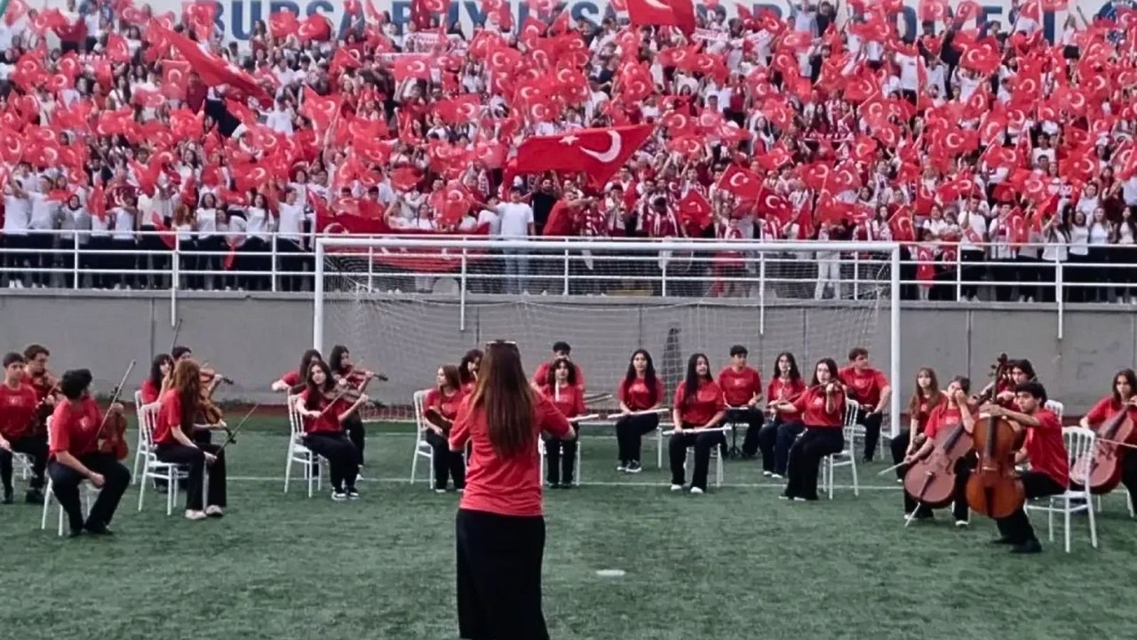 Yusuf Tekin duyurdu: A Milli Takım marşında birinci “Bizim Çocuklar” oldu