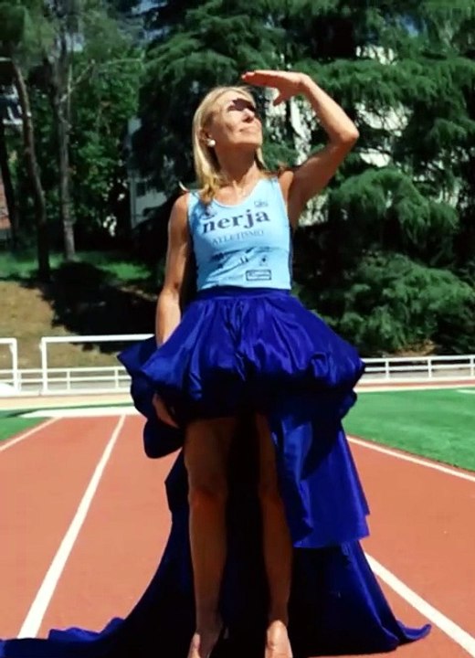 Pepa Sánchez, atleta de 76 años, en una producción con Magas (mob)