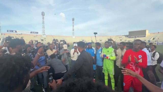 Somalia's FIFA referee gets warm homecoming after denied entry to U.S