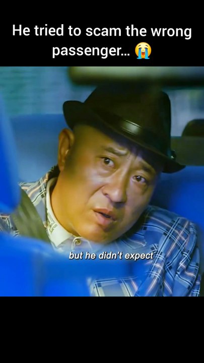 He tried to scam the wrong passenger… 😭