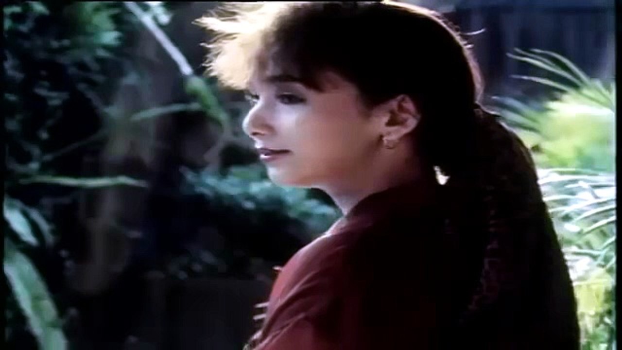 DIBALIK CINTA EVA (1994)