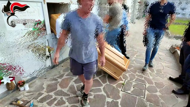Pamela Genini, indagine sulla profanazione del corpo: i test dei carabinieri nel cimitero di Strozza