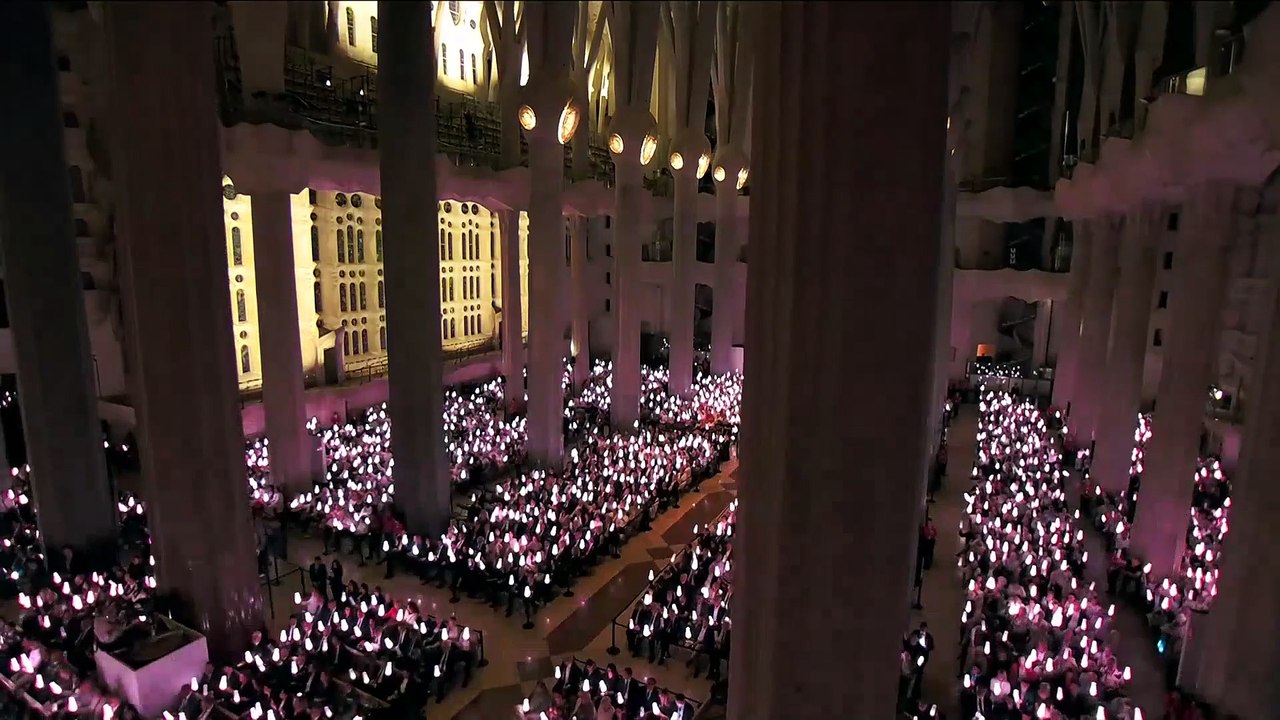 Espectacle posterior a la benedicció de la Torre de Jesús de la Sagrada Família