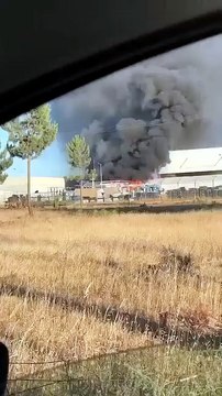 Incêndio deflagra em fábrica de componentes automóveis em Palmela